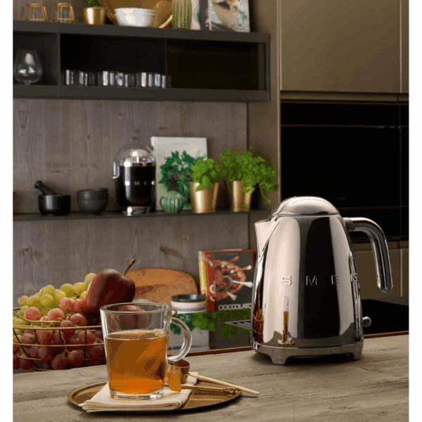 1-9-1.png Smeg KLF03SSUK Retro 50's Style Kettle