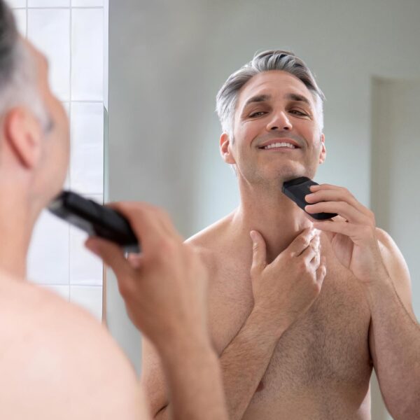 71-vCsYJ2L._AC_SL1500_.jpg MANSCAPED® The Handyman™ Compact Face Shaver