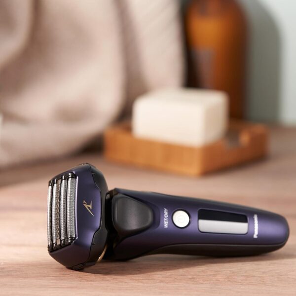 7135awKoPHL._AC_SL1500_.jpg Panasonic Series 800 ES-LV67 , 5-Blade Wet & Dry Electric Shaver For Men
