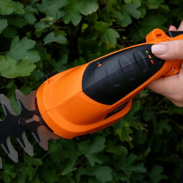 71eZHuSmiyL._AC_SL1500_.jpg Yard Force 7.2V Cordless Edging Grass & Hedge Shear Set with Li-Ion battery and Charger - LH A17
