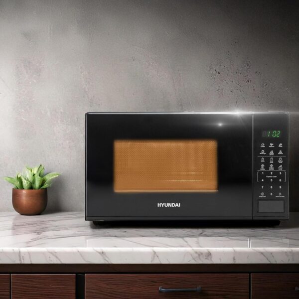 81Am7KJX0uL._AC_SL1500_.jpg Hyundai 800W 20L Digital Microwave