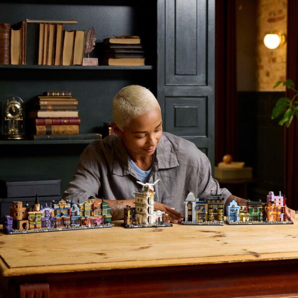 91Vxxg18EEL._AC_SL1500_.jpg LEGO Harry Potter Diagon Alley Wizarding Shops 76444